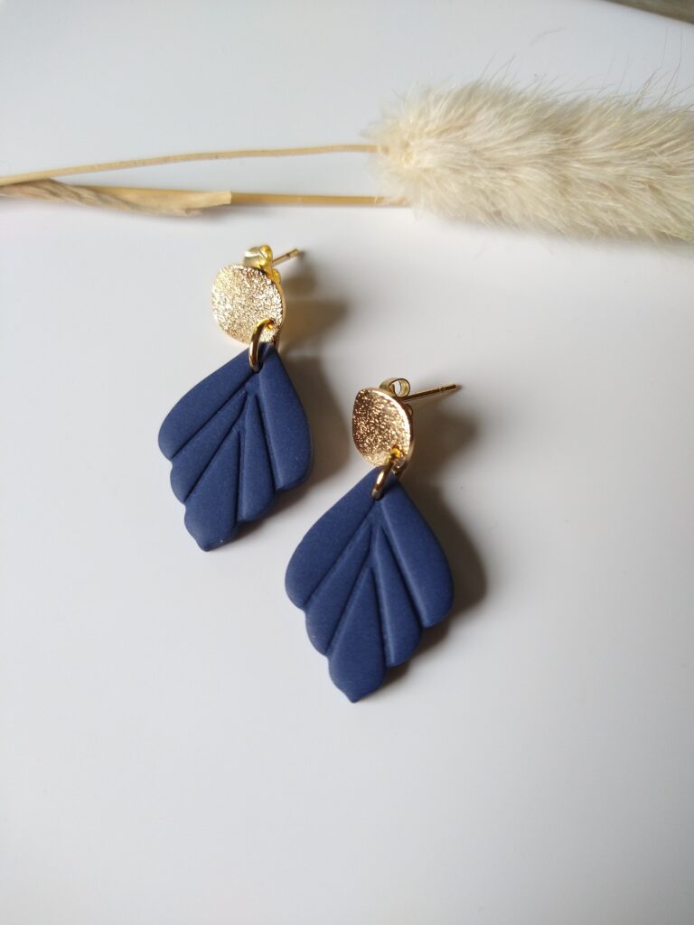 Oorbel blaadje - donkerblauw